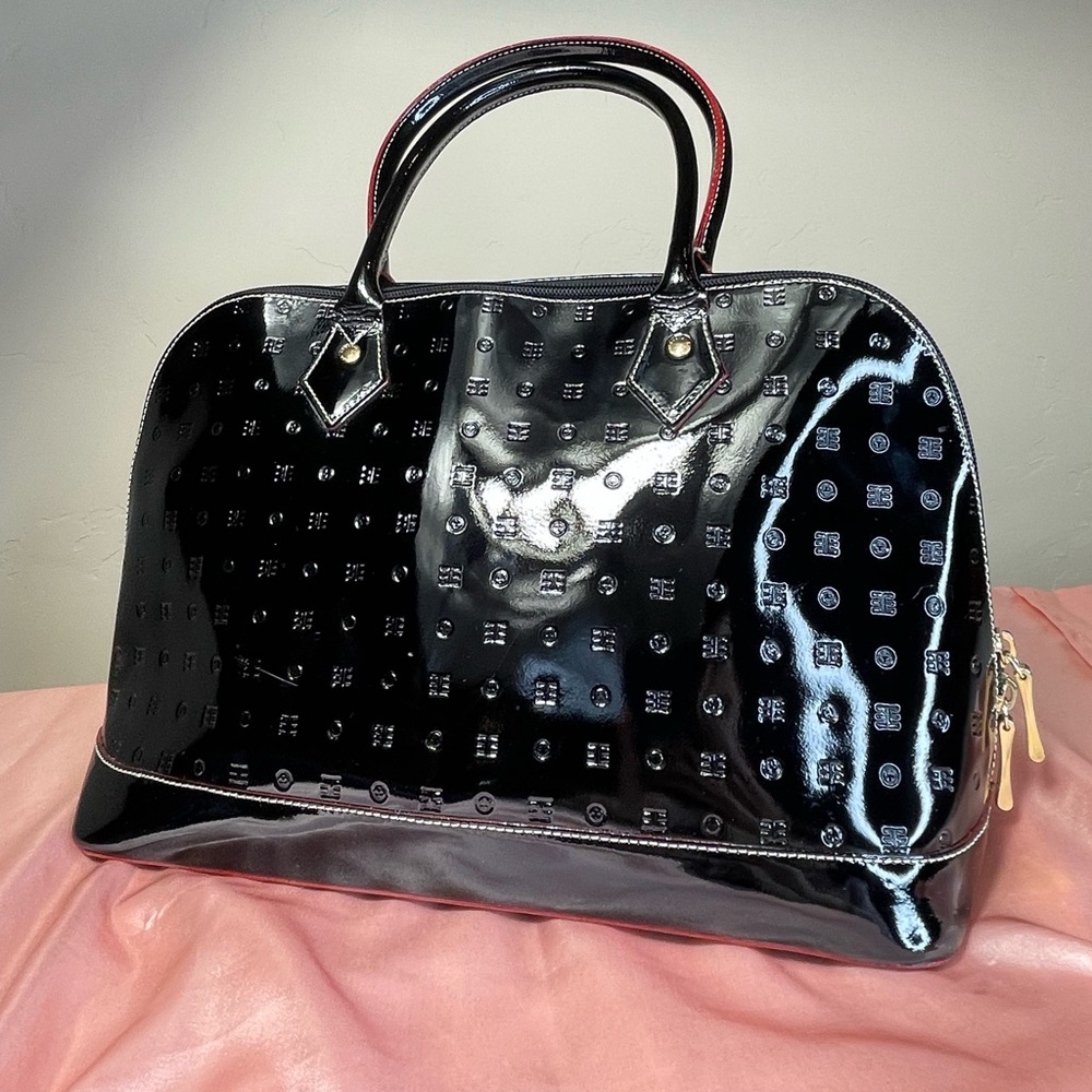 ARCADIA BLACK GLOSSY SATCHEL HAND BAG